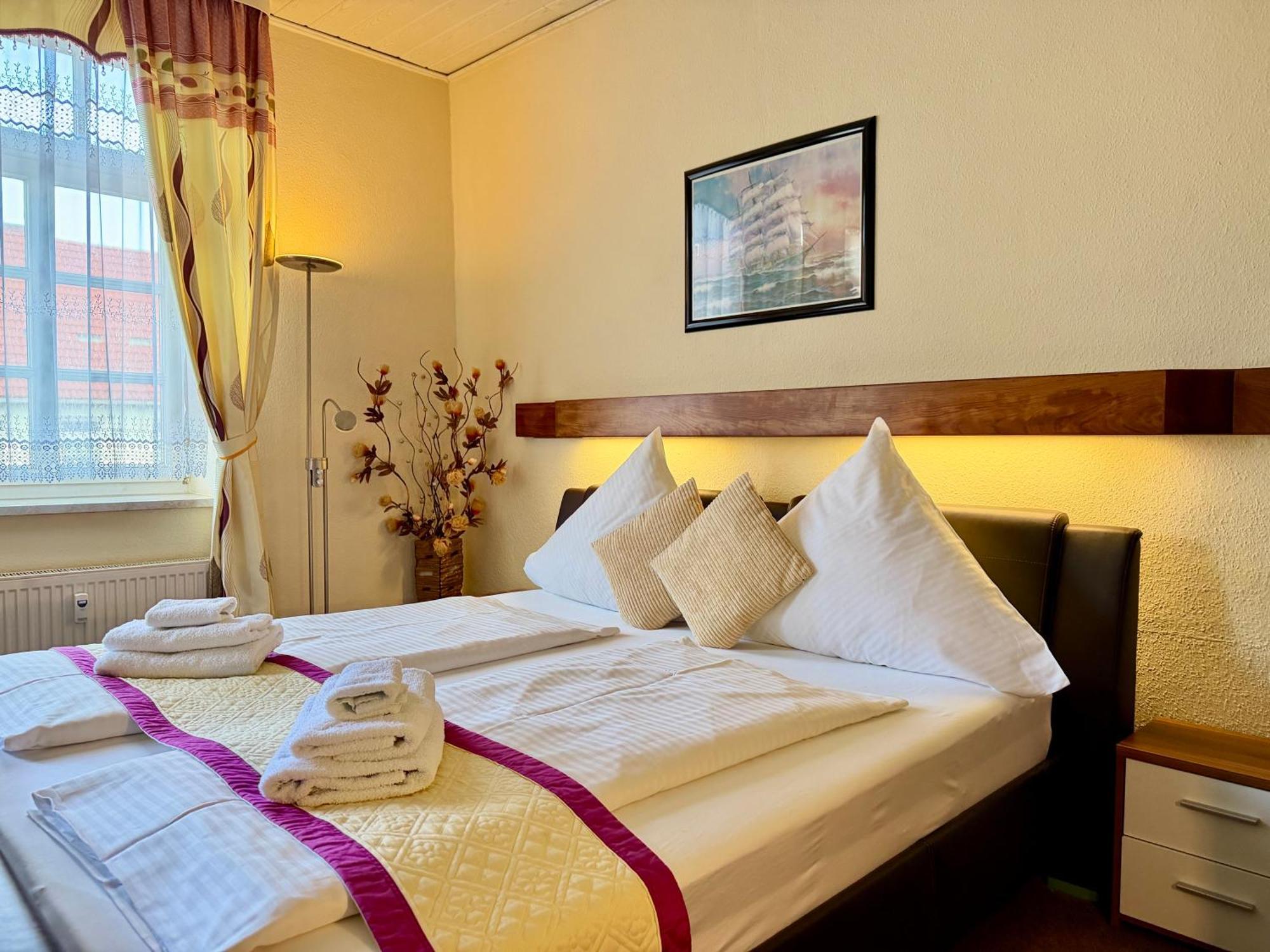 Large Double Room,1765400914:JPEG
